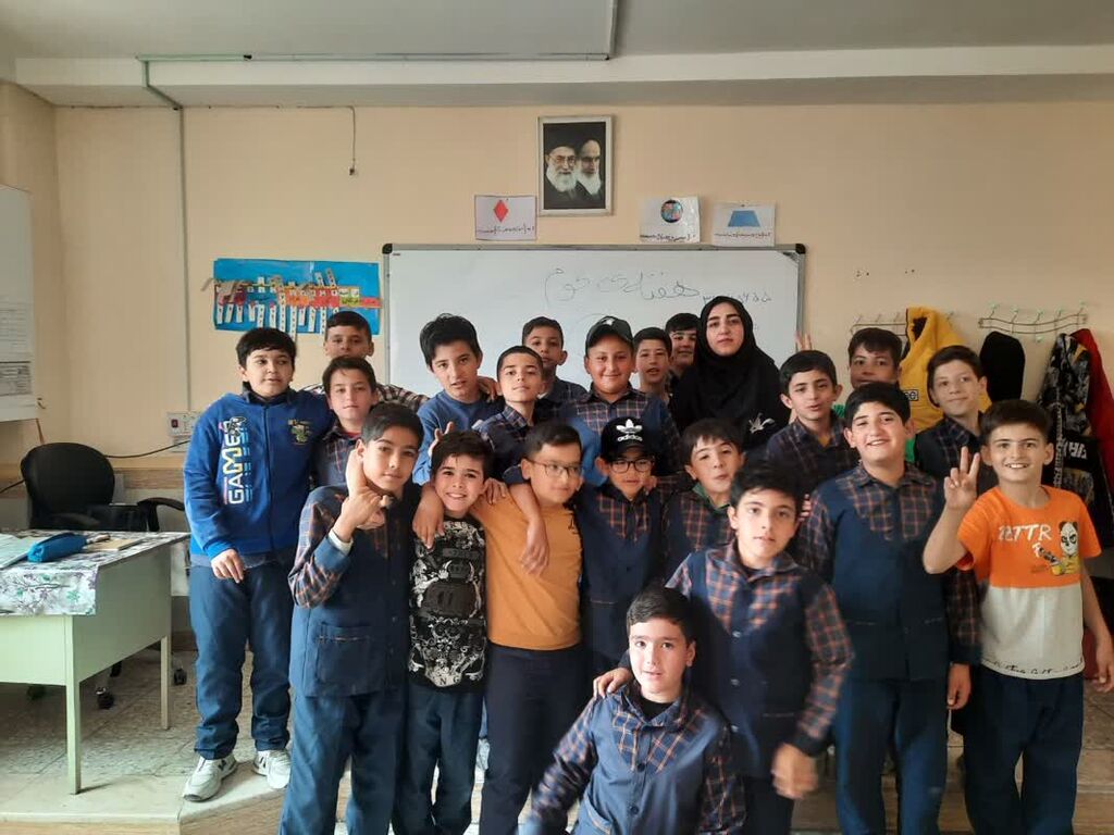 1295682 برگزاری برنامههای نجومی در مراکز کانون همدان