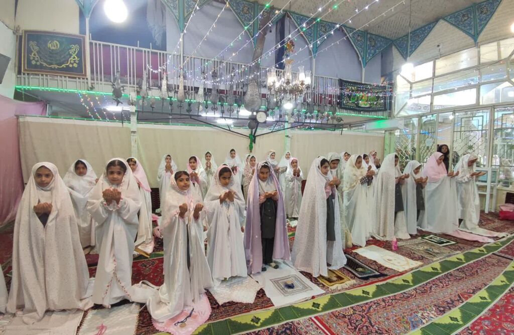 1296018 مراکز کانون کرمانشاه به مناسبت دهه کرامت جشنهای تکلیف را برگزار کردند