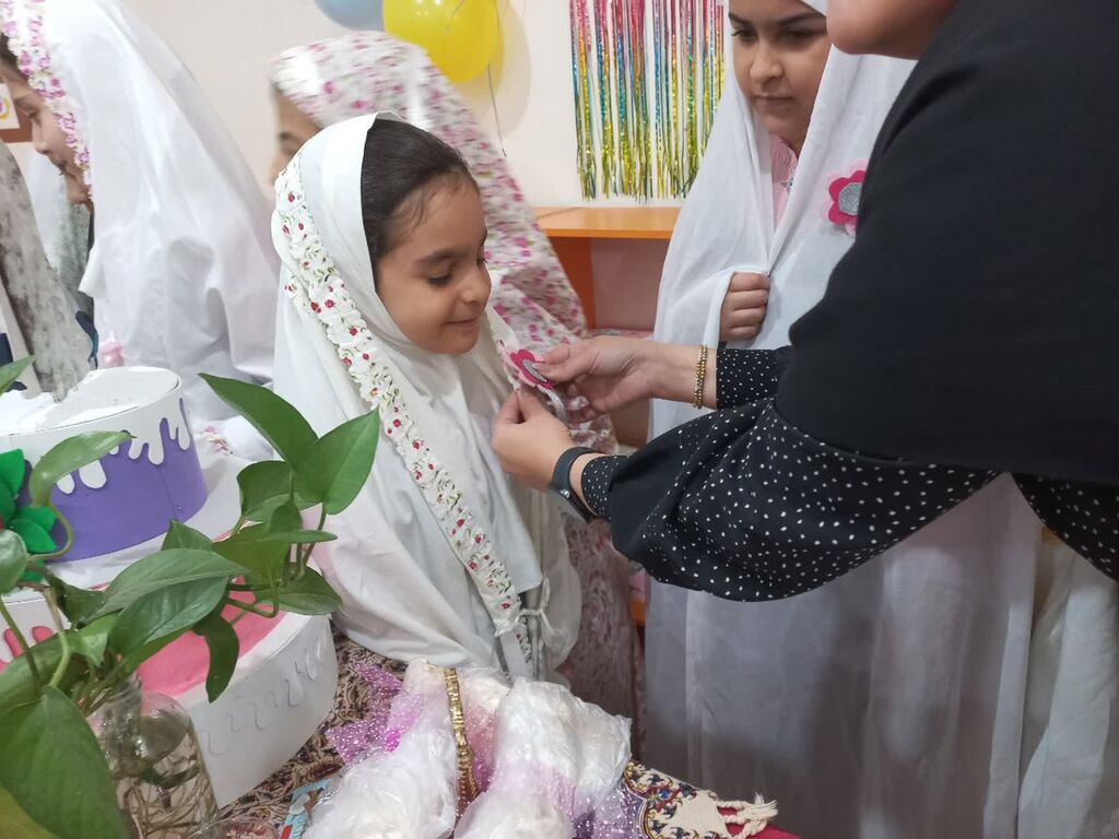 1296022 مراکز کانون کرمانشاه به مناسبت دهه کرامت جشنهای تکلیف را برگزار کردند