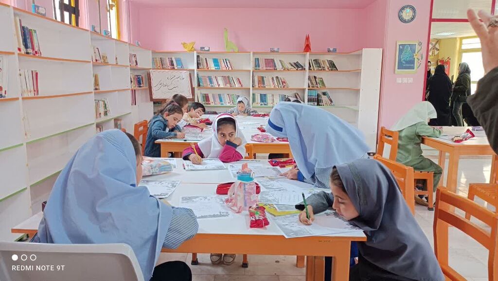 1296065 برگزاری مرحله حضوری فراخوان «دستنوشتههای طلایی» در مرکز فرهنگی بردسکن