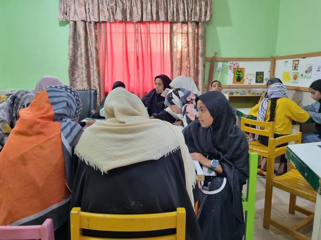 1296313 بررسی چگونگی پیدایش زمین و قمر آن ماه