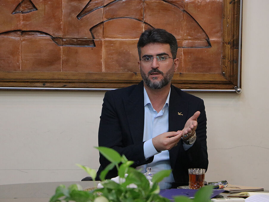 1296326 سومین نشست هماندیشی با سرگروهها و دبیران ادبیات آموزش و پرورش رشت