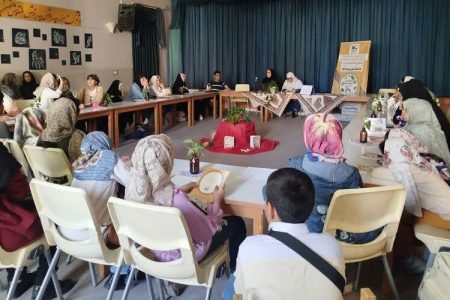 نقد کتاب “ماهک و پروانه‌ها” با حضور نویسندگان نوجوان