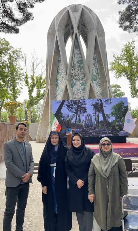 1296717 درخشش مربی کانون استان در مرحله استانی دوسالانه قصهگویی «نهال امید»