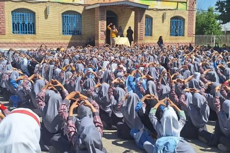 برگزاری جشن‌ دهه کرامت توسط کتابخانه سیارشهری شماره ۱ مشهد