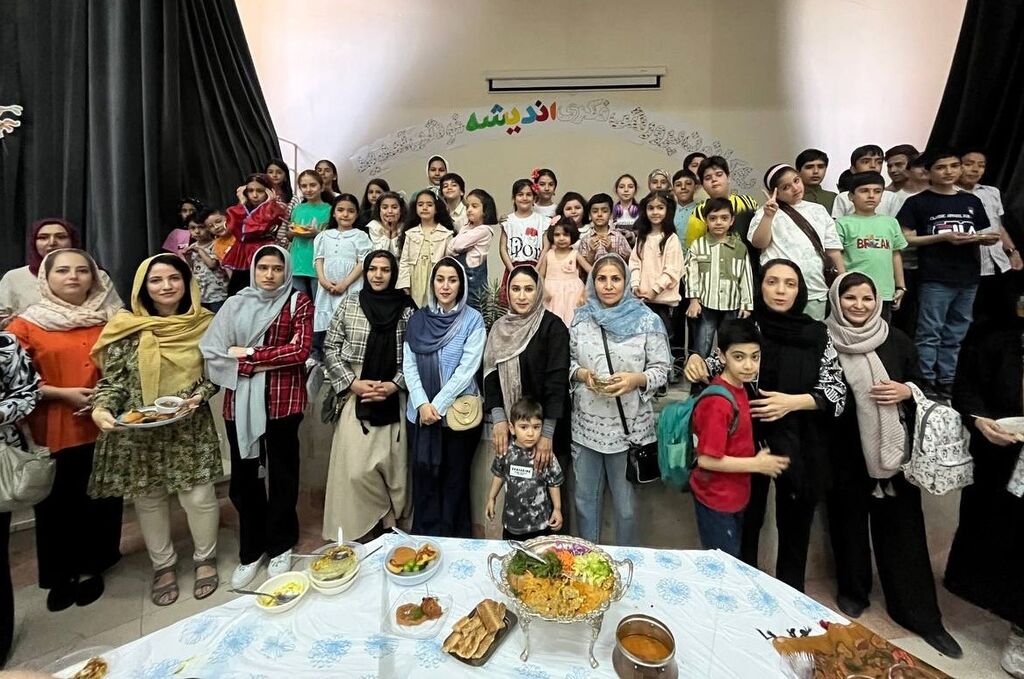 1296734 بهار طعمها در مرکز اندیشه کانون استان تهران