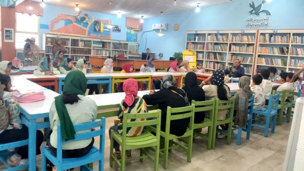 1296990 ایرج جمالینسب، معلمی با رسالت ستارهها، تجلیل شد