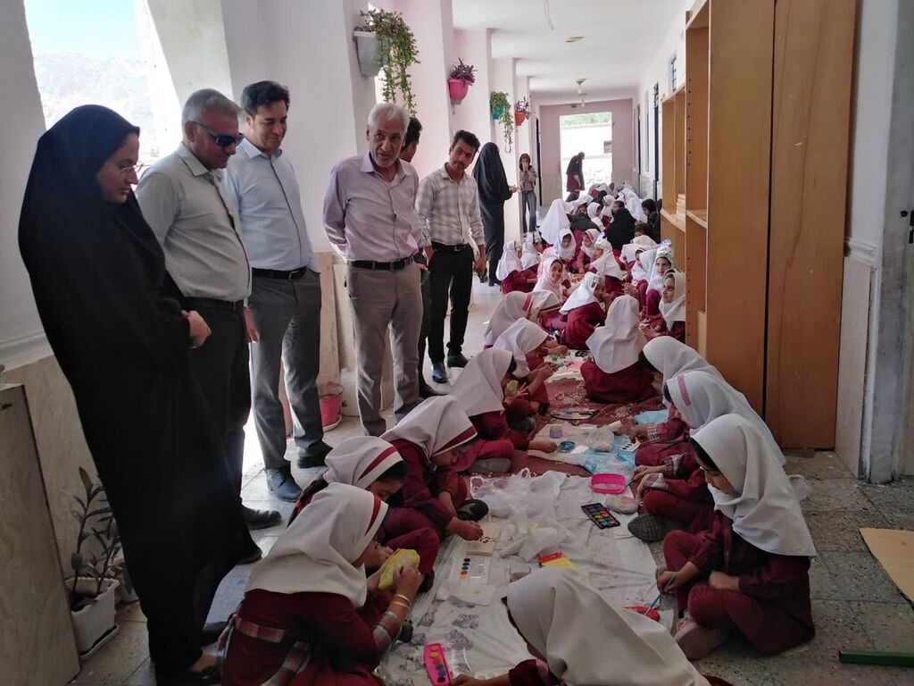 1297219 جشنواره نقاشی روی سنگ با محوریت پرورش خلاقیت کودکان در فارغان برگزار شد