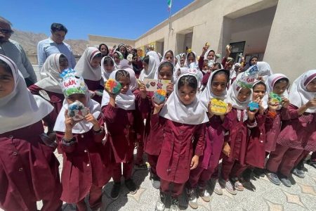 جشنواره نقاشی روی سنگ با محوریت پرورش خلاقیت کودکان در فارغان برگزار شد