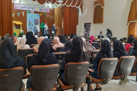 پنجمین نشست ادبی «دو پنجره» در کانون فسا برگزار شد