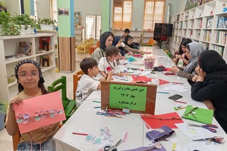 «بهار و رنگ‌ها» در چهارمین دورهمی مادر- فرزندی «پنجشنبه های بهارانه» کانون البرز