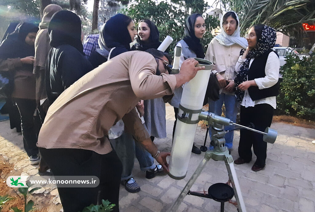 1297736 ویژهبرنامه "آیینههای امید" در اردکان برگزار شد