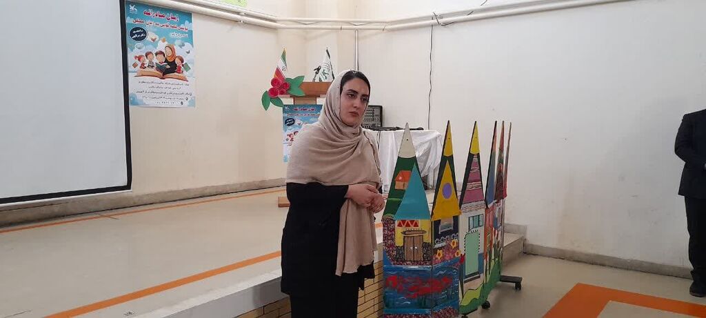 1297755 مدرس زبان پلی است بین مهارتهای زبانی و تواناییهای انسانی