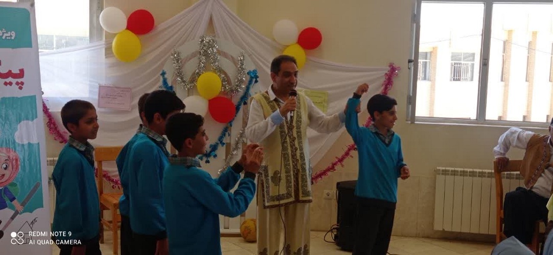 1297827 پیک امید کانون استان اصفهان مهمان دانشآموزان دبستان شهید میربیگی روستای دستجا از توابع شهرستان اصفهان شد