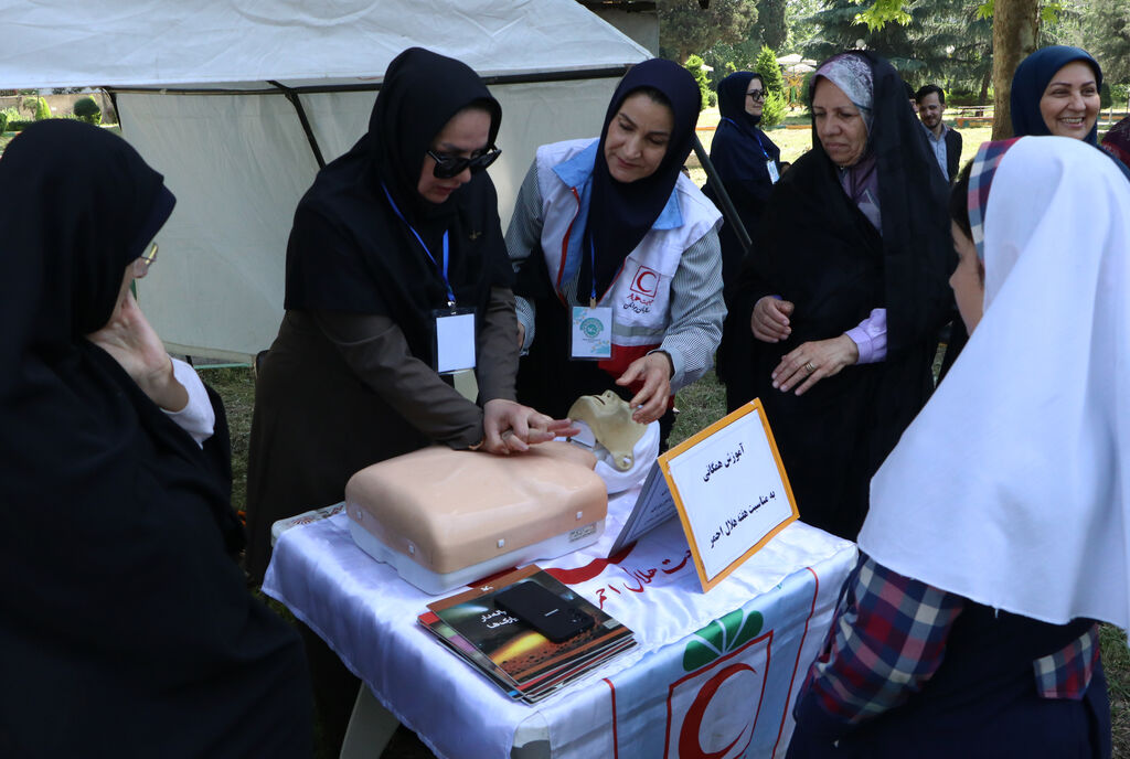 1298225-2 همایش نجومی کاوشگران کهکشان درفومن برگزارشد/ یک رویداد علمی با طعم فرهنگ و هنر
