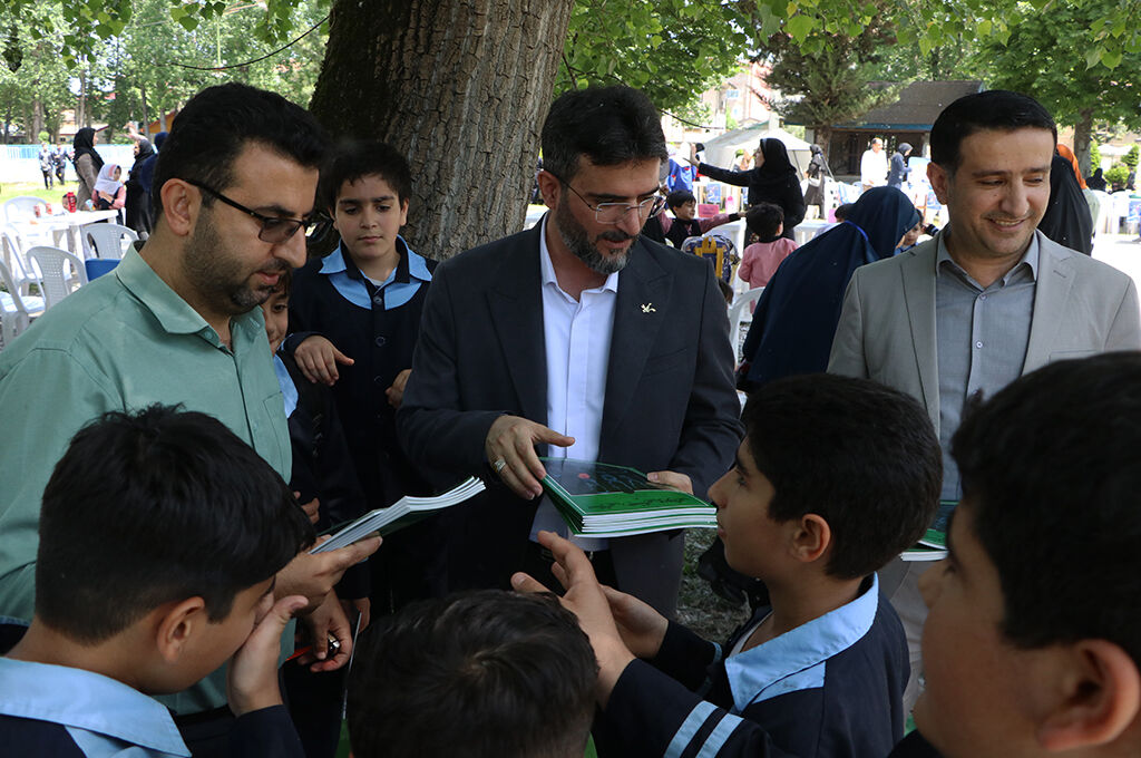 1298258-2 همایش نجومی کاوشگران کهکشان درفومن برگزارشد/ یک رویداد علمی با طعم فرهنگ و هنر