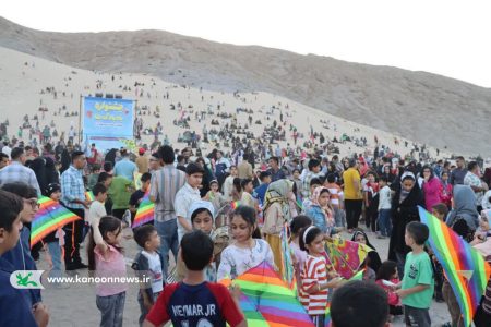 جشنواره پرواز بادبادک‌ها در شهرستان مهریز برگزار شد