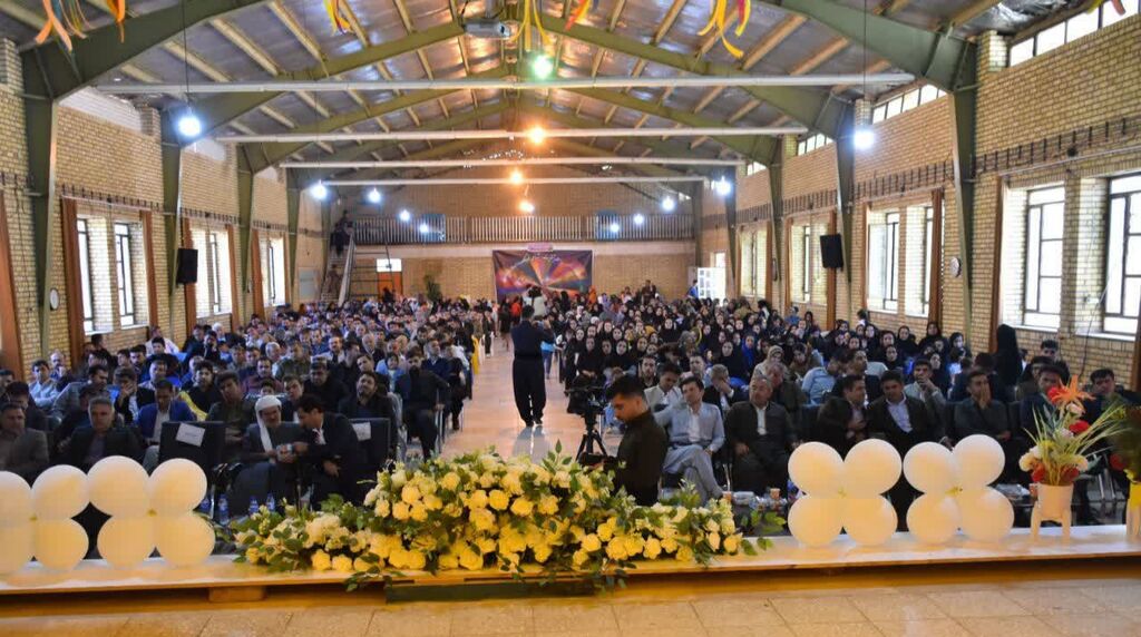 1298357-2 همایش بزرگداشت مقام معلم در شهرستان ثلاثباباجانی