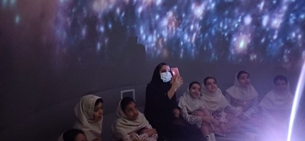 1298397-2 ویژهبرنامههای آموزش نجوم در مرکز شماره ۲ کانون کرمانشاه