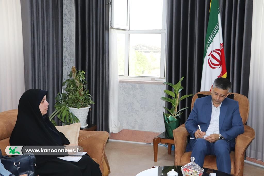 1298423-2 دیدار مدیرکل کانون استان گلستان با فرماندار آققلا