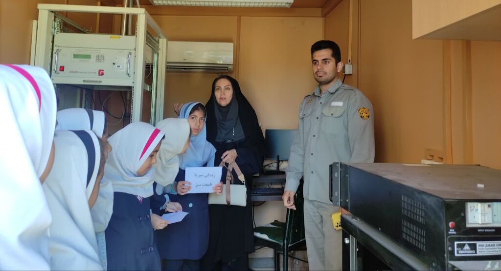 1298445 آشنایی اعضای مرکز قصرشیرین با فعالیتهای محیط زیستی