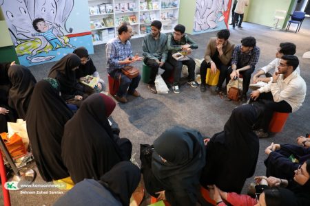 شاعران نوجوان شعرهای کوتاه بخوانند