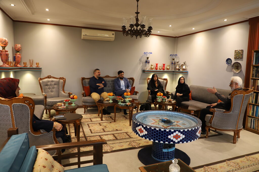 1298844 دیدار مدیرکل و کارکنان کانون پرورش فکری کودکان و نوجوانان استان قزوین با اعضای پیشکسوت کانون