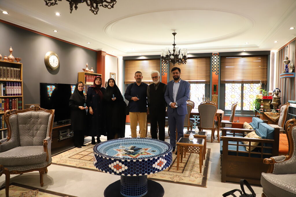 1298845 دیدار مدیرکل و کارکنان کانون پرورش فکری کودکان و نوجوانان استان قزوین با اعضای پیشکسوت کانون