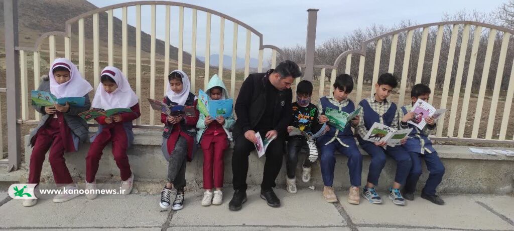 کتابخانه سیارروستایی شماره۵خرم آباد کتابخانه سیارروستایی شماره۵خرم آباد