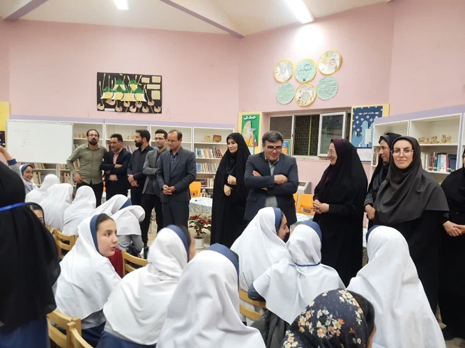 1299052 شبی با مهتاب و ستارهها در کانون فریدونشهر استان اصفهان