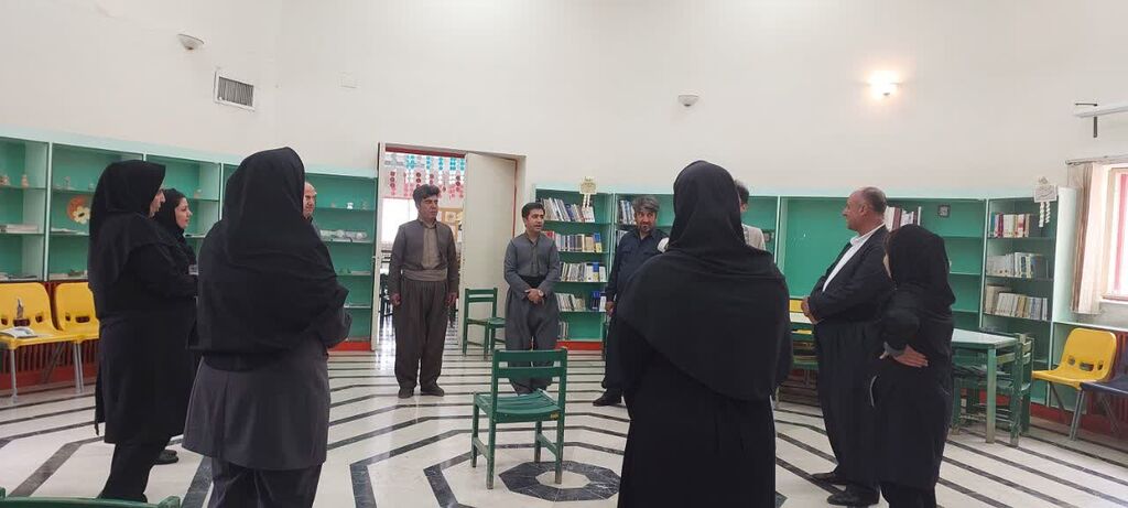 1299090 مربیان منطقه اورامانات کارگاههای تخصصی را گذراندند