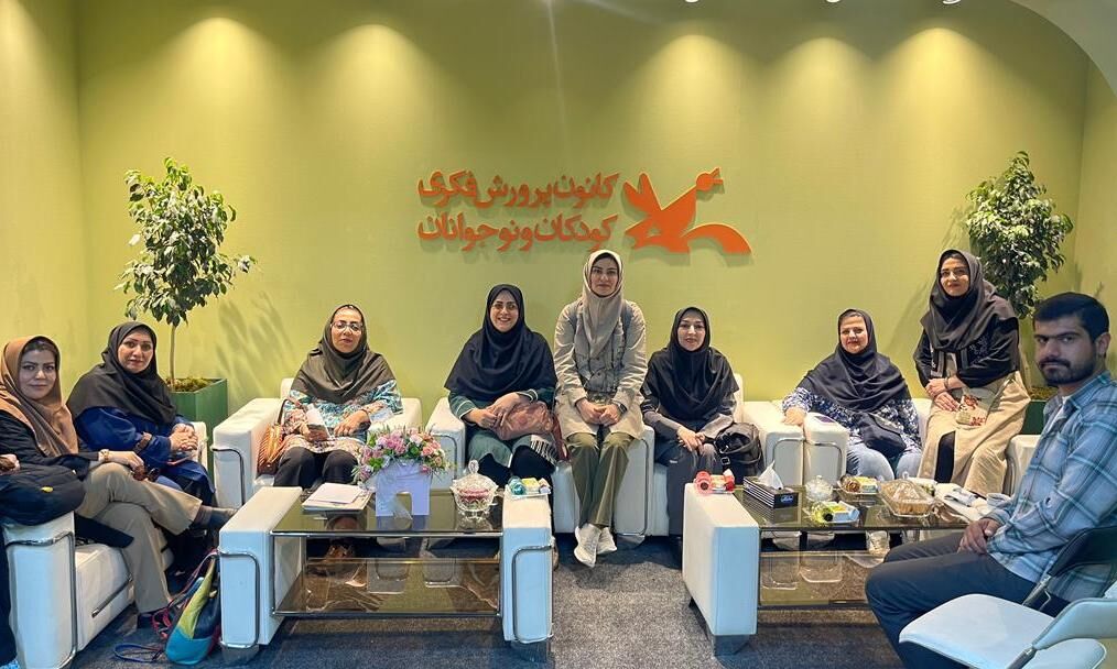 1299132 اردوی نمایشگاه کتاب برای همکاران کانون استان قزوین