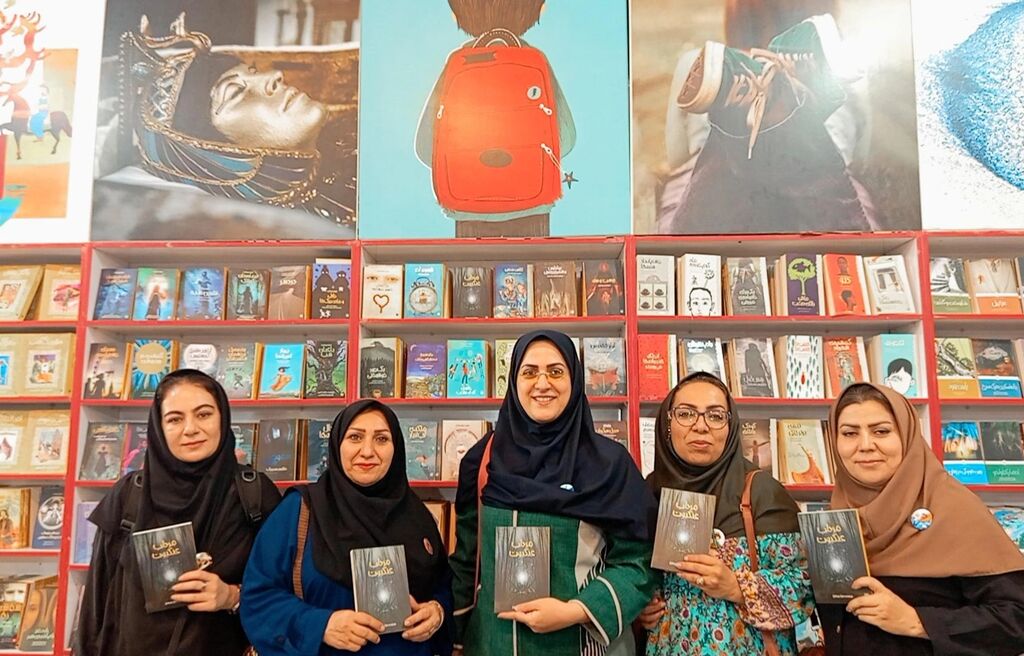 1299134 اردوی نمایشگاه کتاب برای همکاران کانون استان قزوین