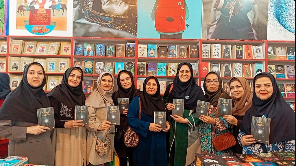 1299135 اردوی نمایشگاه کتاب برای همکاران کانون استان قزوین