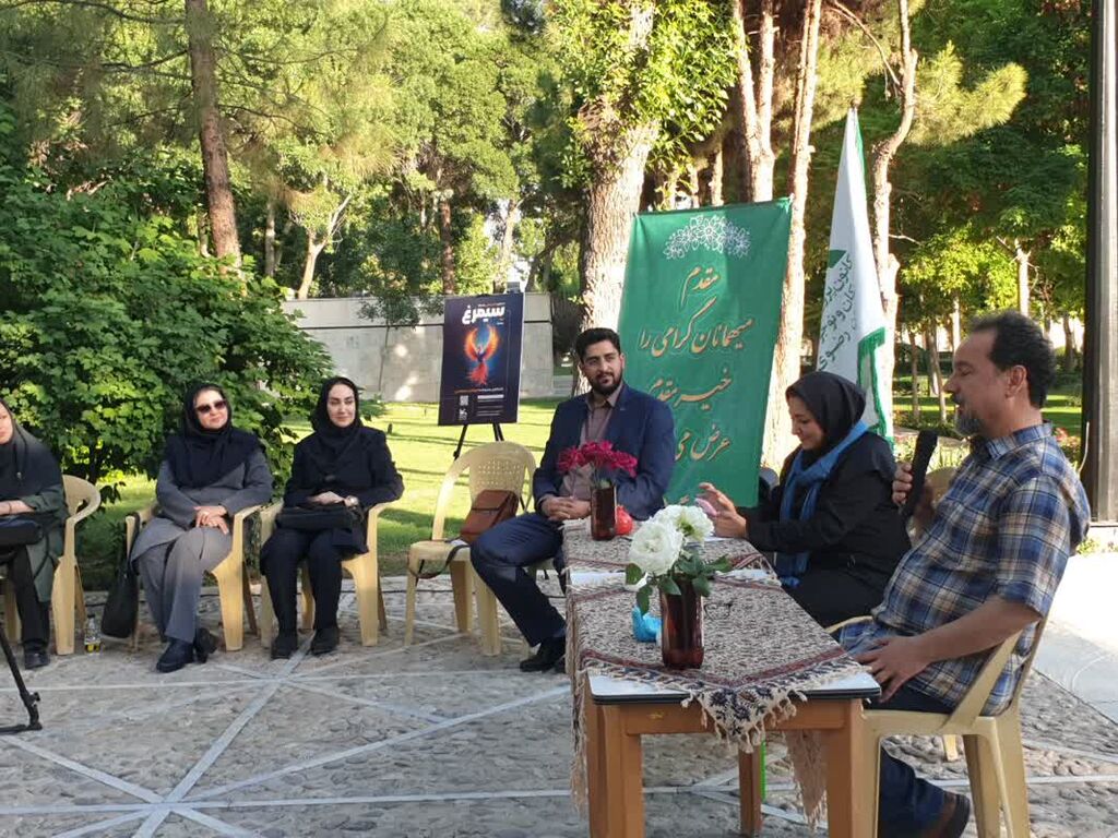 1299306 افتتاح باشگاه سیمرغ مشهد در جوار آرامگاه فردوسی؛ روزی به یادماندنی برای ادبیات کودک و نوجوان