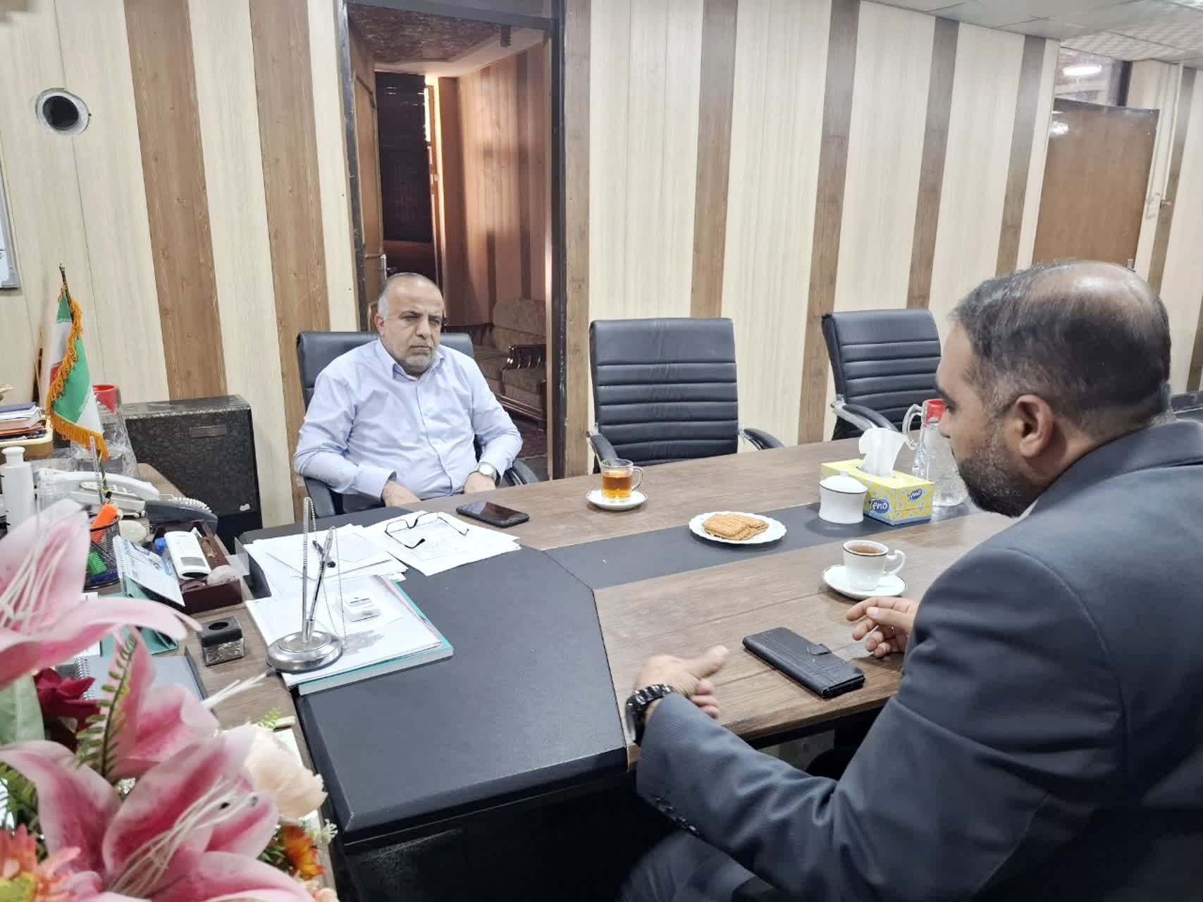 1299346 دیدار مدیرکل کانون پرورش فکری خوزستان با فرماندار ایذه