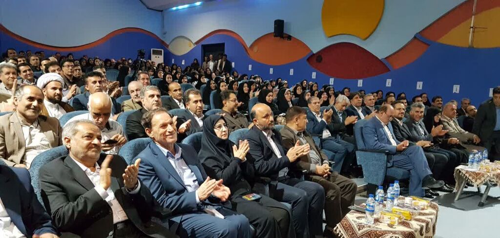 1299376 حضور کارکنان کانون کرمانشاه در نشست وزیر آموزش و پرورش با فرهنگیان استان