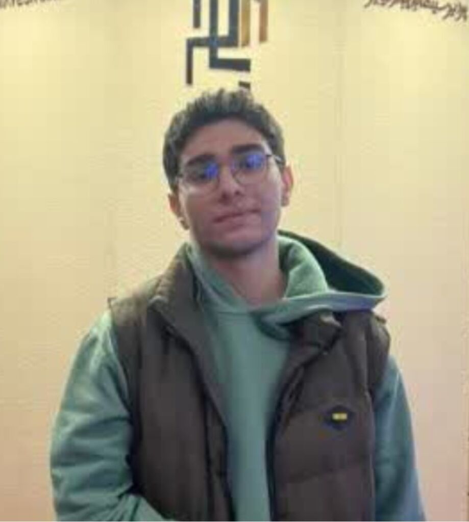 1299382-1 درخشش عضو ادبی ایلام درجشنواره منطقهای شعر«به اتفاق خدا»