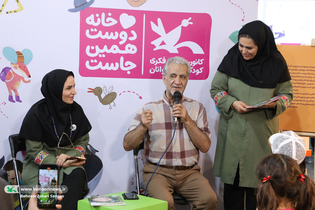 1299456 دیدار با بچهها برایم زیباترین لحظه است