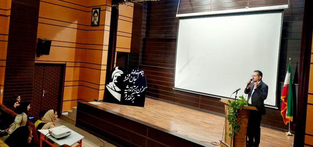 اولین نشست شاهنامه‌خوانی کانون کرمانشاه برگزار شد