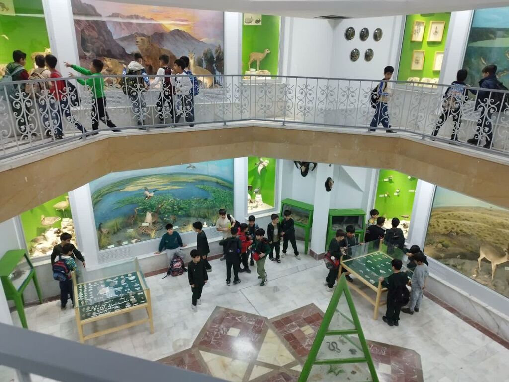 1299589 اعضای مرکز شماره ۱۳ از موزه محیطزیست استان کرمانشاه بازدید کردند