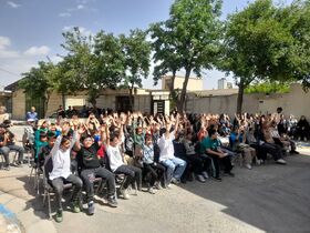 1299611 اجرای برنامههای تماشاخانه سیار کانون در هفته فرهنگی دلیجان