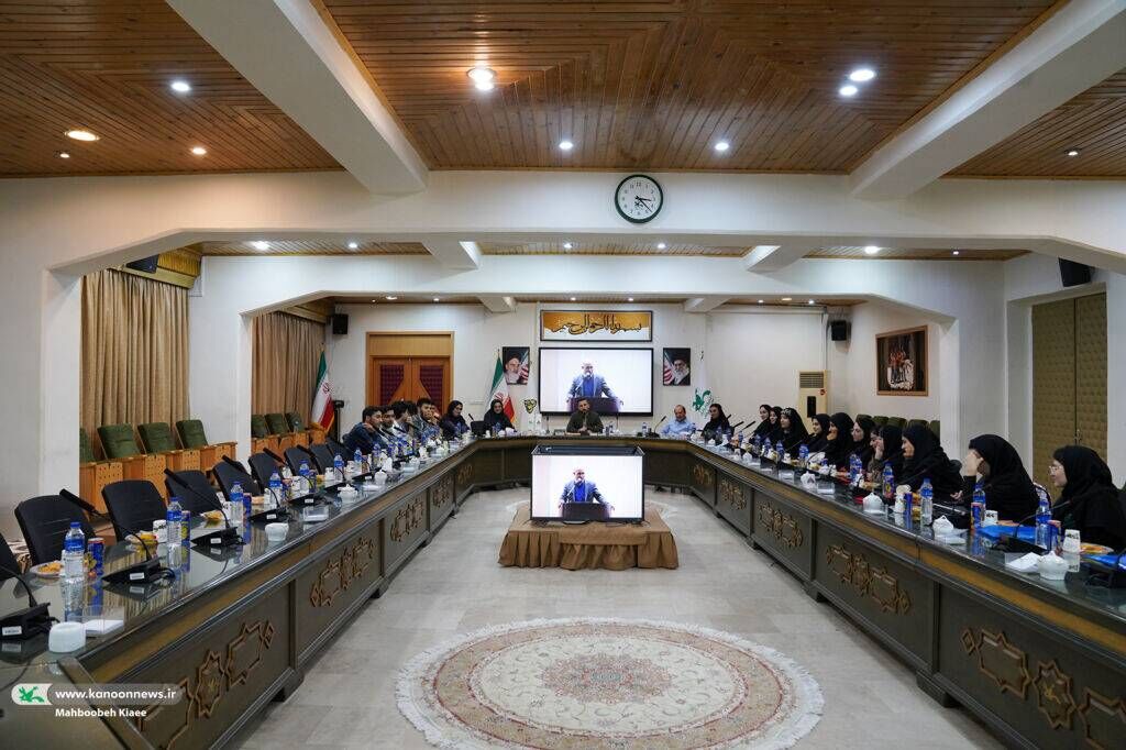 1299730 حضور سه عضو کانون کرمانشاه در اردوی باشگاه شعر قاف