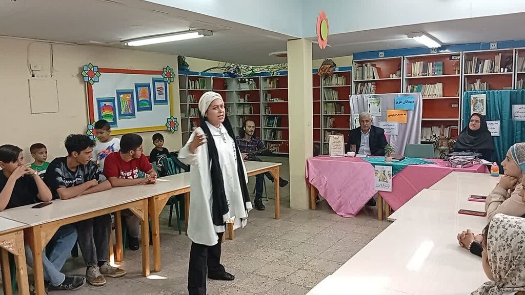 1299839 نشست «چنین گفت فردوسی پاکزاد» در مهدیشهر برگزار شد