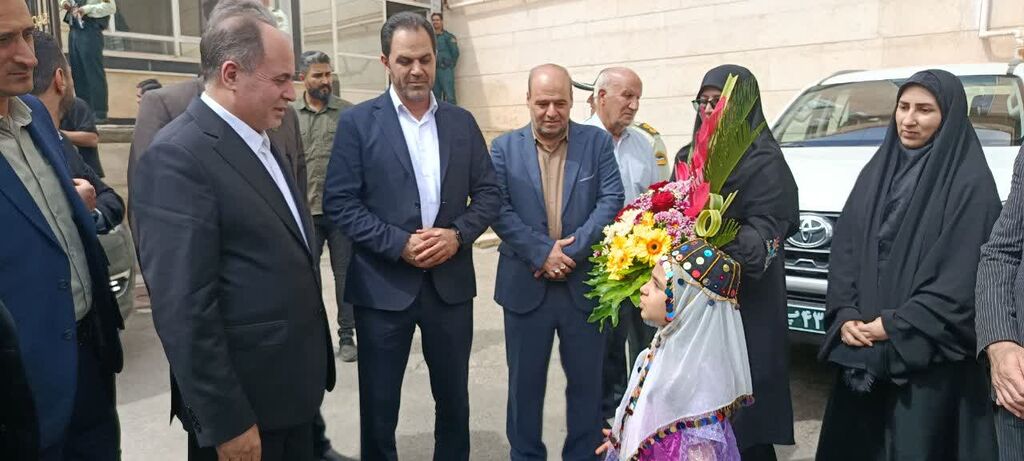 1299986 استقبال اعضای کانون از وزیران کشور در شهرستانهای مختلف کرمانشاه