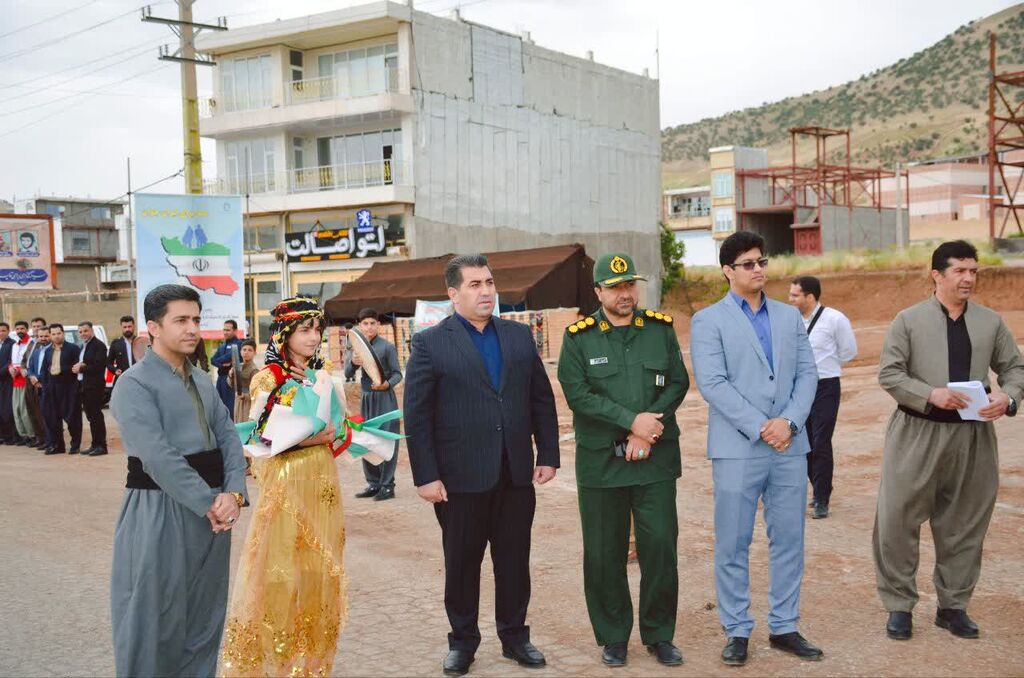 1299988 استقبال اعضای کانون از وزیران کشور در شهرستانهای مختلف کرمانشاه