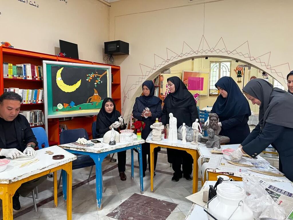 کارگاه‌های تخصصی منطقه‌ای در مرکز کرند غرب برگزار شد