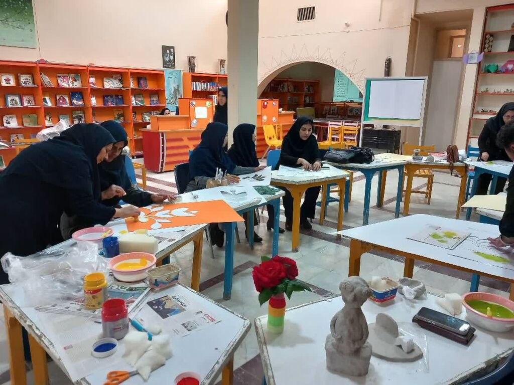 کارگاه‌های تخصصی منطقه‌ای در مرکز کرند غرب برگزار شد