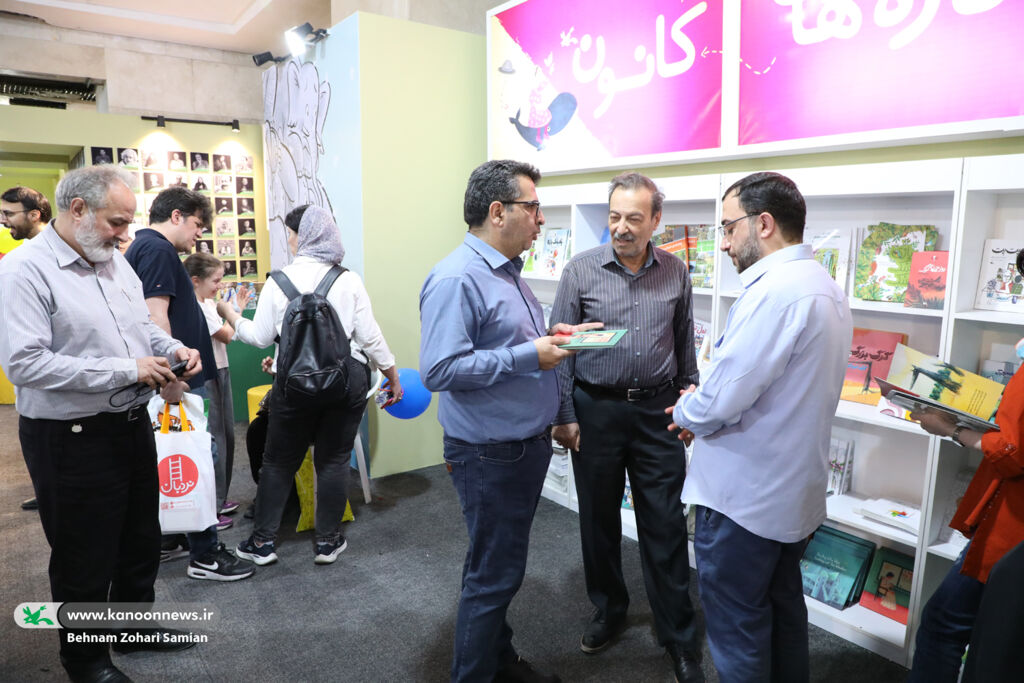 1300154-1 کانون جهتدهنده نشر کودک و نوجوان است