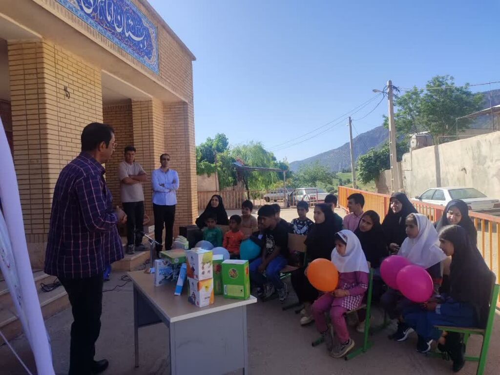 1300162 ٢٧ اردیبهشت همزمان باسراسر کشور درکانون ایلام برگزار شد